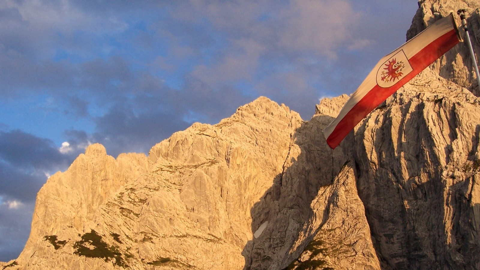 Abendstimmung am Stripsenjochhaus